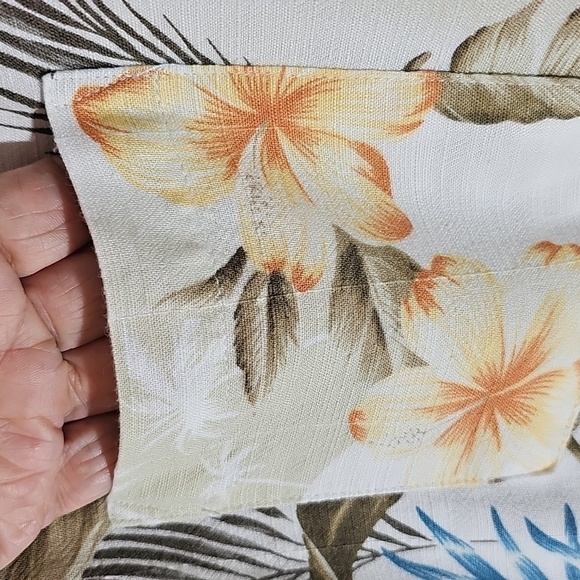 SOLEMAR ALOHAS Hawaiian Floral Men's Shirt. SIZE LARGE. - Picture 4 of 8